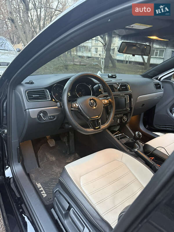 Седан Volkswagen Jetta 2016 в Харкові
