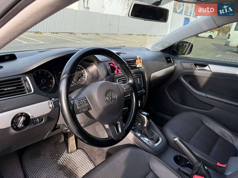 Седан Volkswagen Jetta 2011 в Киеве фото 15 Седан Volkswagen Jetta 2011 в Киеве