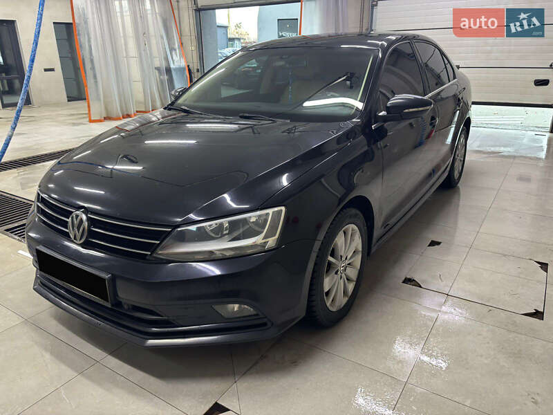 Седан Volkswagen Jetta 2016 в Києві