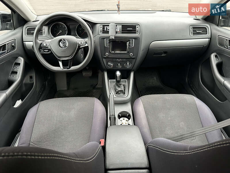 Седан Volkswagen Jetta 2017 в Дніпрі