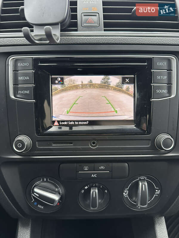 Седан Volkswagen Jetta 2017 в Дніпрі