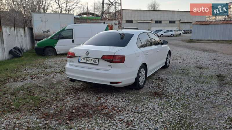 Седан Volkswagen Jetta 2016 в Запоріжжі