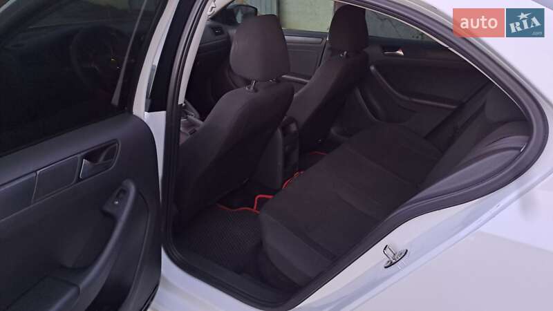 Седан Volkswagen Jetta 2016 в Запоріжжі