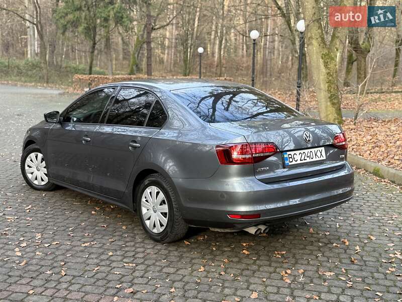 Седан Volkswagen Jetta 2015 в Львове фото 58 Седан Volkswagen Jetta 2015 в Львове