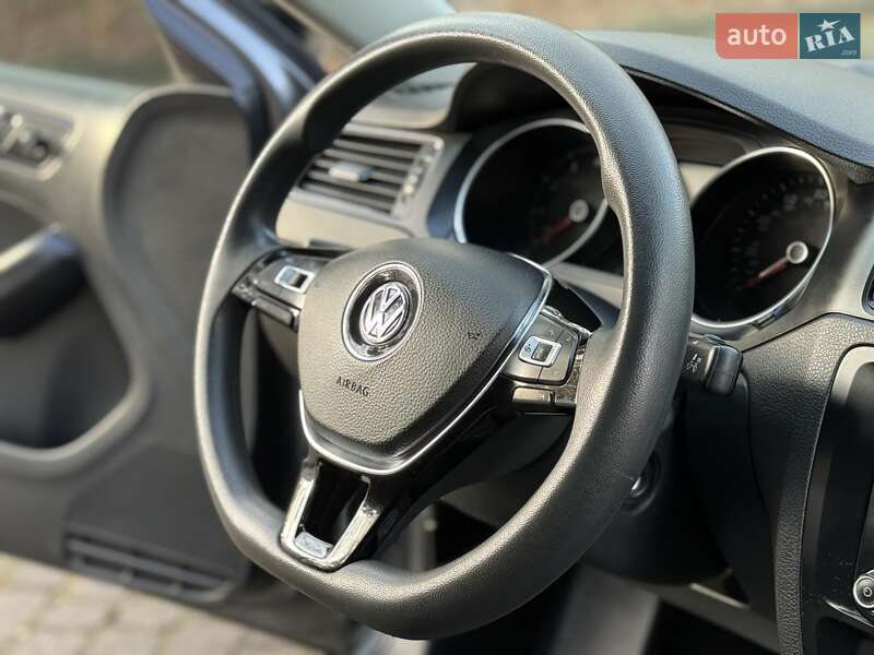 Седан Volkswagen Jetta 2015 в Львове фото 97 Седан Volkswagen Jetta 2015 в Львове