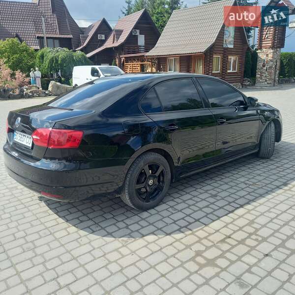 Седан Volkswagen Jetta 2012 в Борщеві