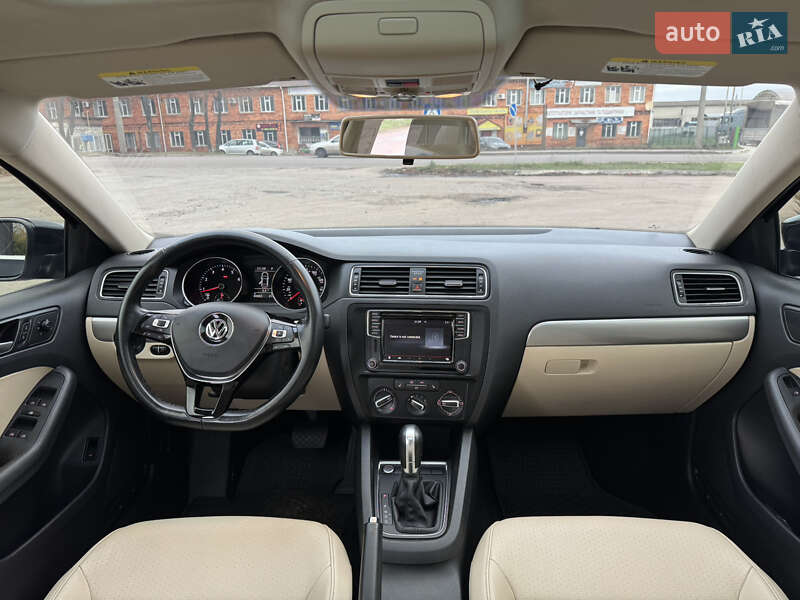 Седан Volkswagen Jetta 2016 в Сумах
