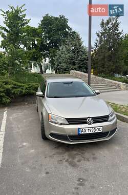 Седан Volkswagen Jetta 2013 в Харькове
