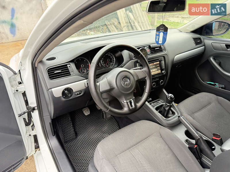 Седан Volkswagen Jetta 2014 в Веселиновому