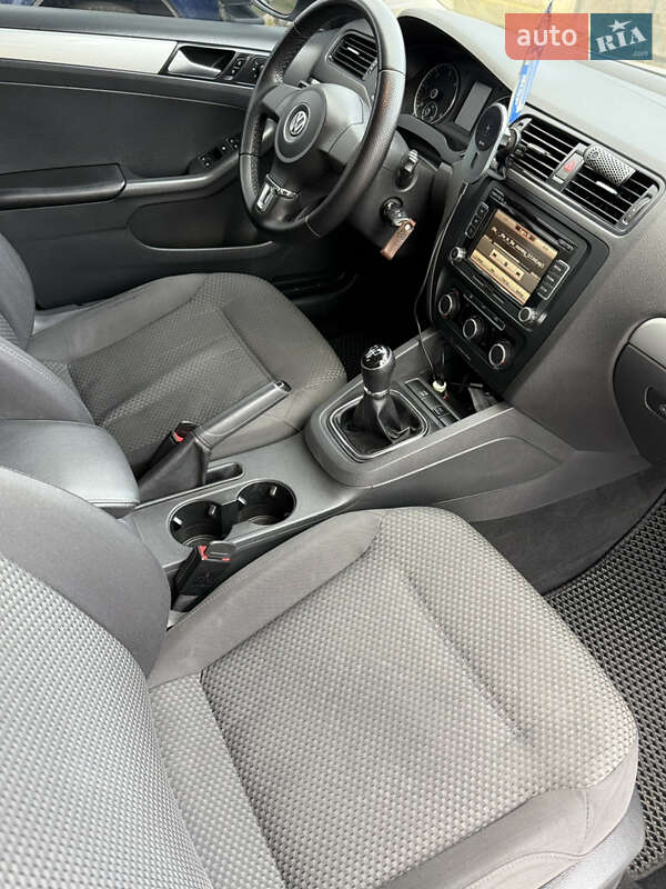 Седан Volkswagen Jetta 2014 в Веселиновому