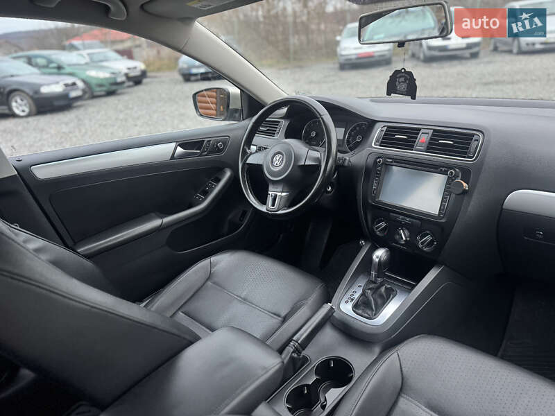 Седан Volkswagen Jetta 2012 в Хмельницькому фото 27 Седан Volkswagen Jetta 2012 в Хмельницькому