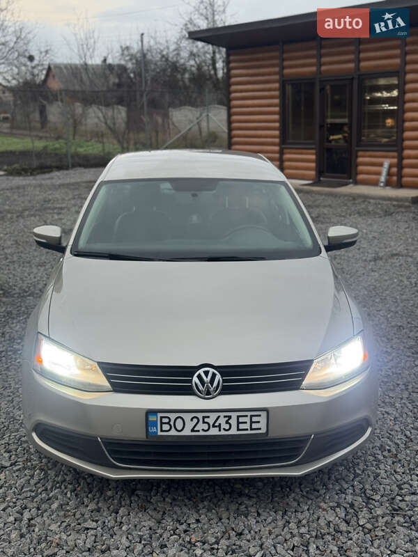 Седан Volkswagen Jetta 2012 в Хмельницькому фото 43 Седан Volkswagen Jetta 2012 в Хмельницькому