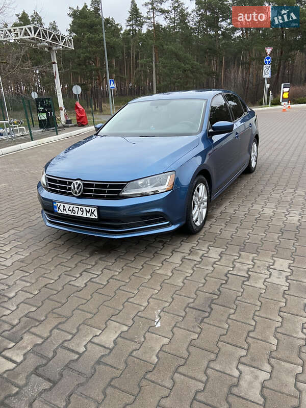 Седан Volkswagen Jetta 2017 в Киеве