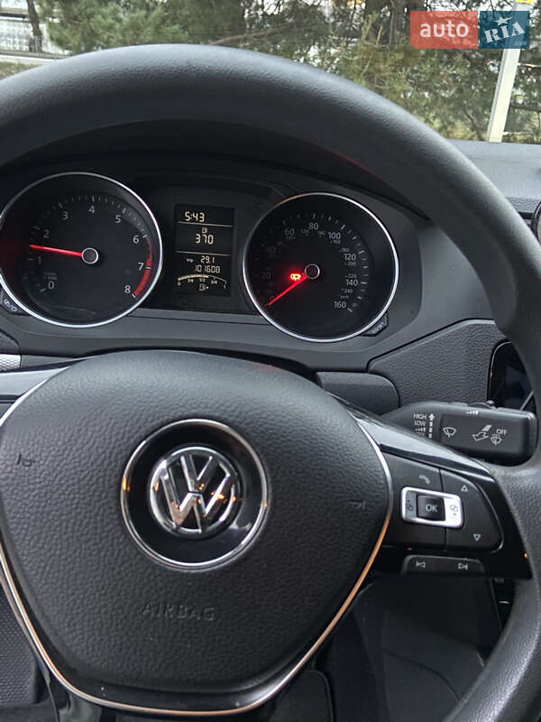 Седан Volkswagen Jetta 2017 в Киеве