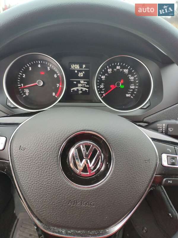 Седан Volkswagen Jetta 2017 в Зенькове