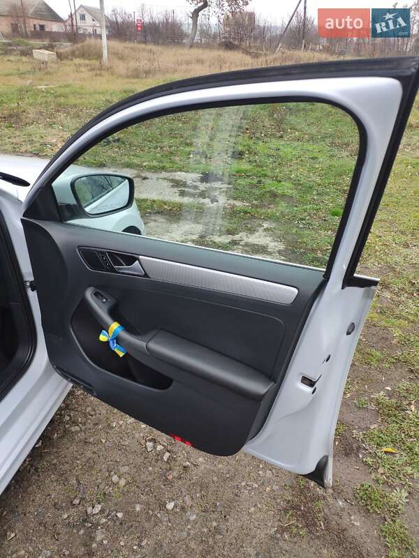 Седан Volkswagen Jetta 2017 в Зенькове