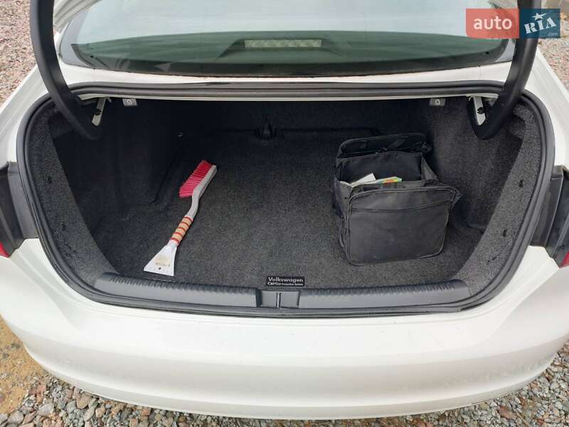 Седан Volkswagen Jetta 2014 в Одесі