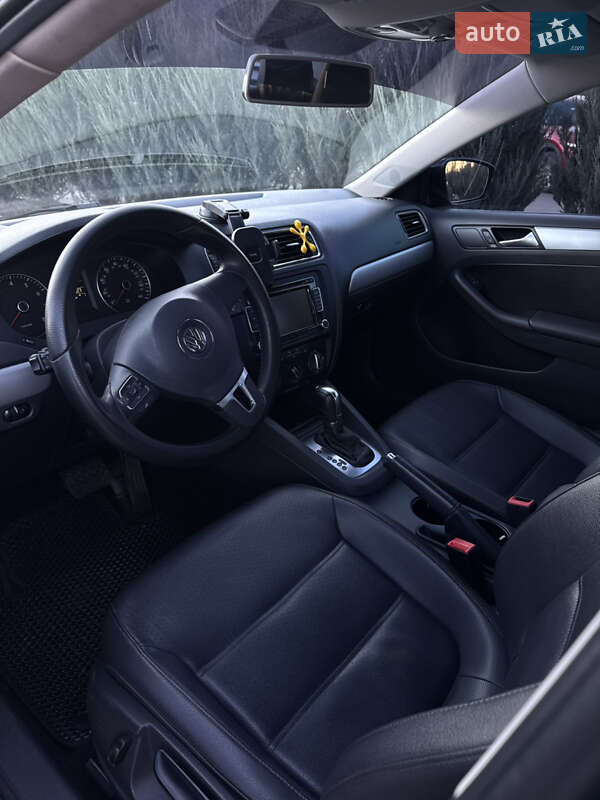 Седан Volkswagen Jetta 2014 в Полтаві