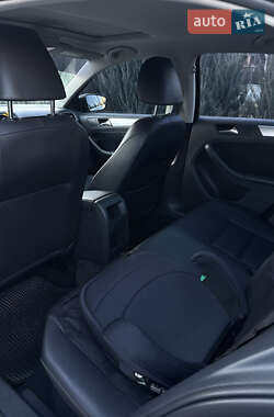 Седан Volkswagen Jetta 2014 в Полтаві