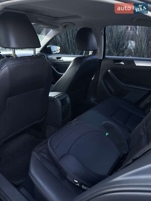 Седан Volkswagen Jetta 2014 в Полтаві
