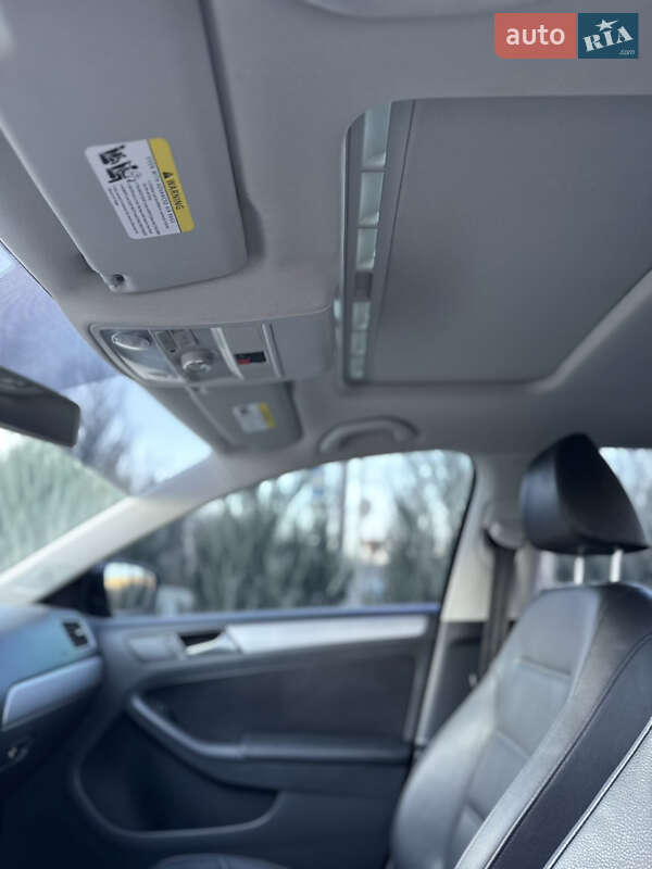 Седан Volkswagen Jetta 2014 в Полтаві