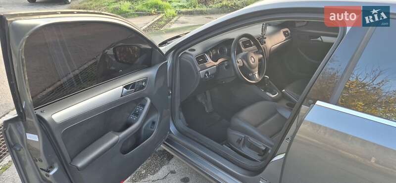 Седан Volkswagen Jetta 2014 в Запоріжжі