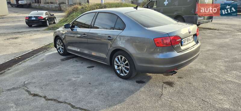 Седан Volkswagen Jetta 2014 в Запоріжжі