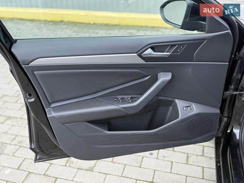 Седан Volkswagen Jetta 2019 в Одесі