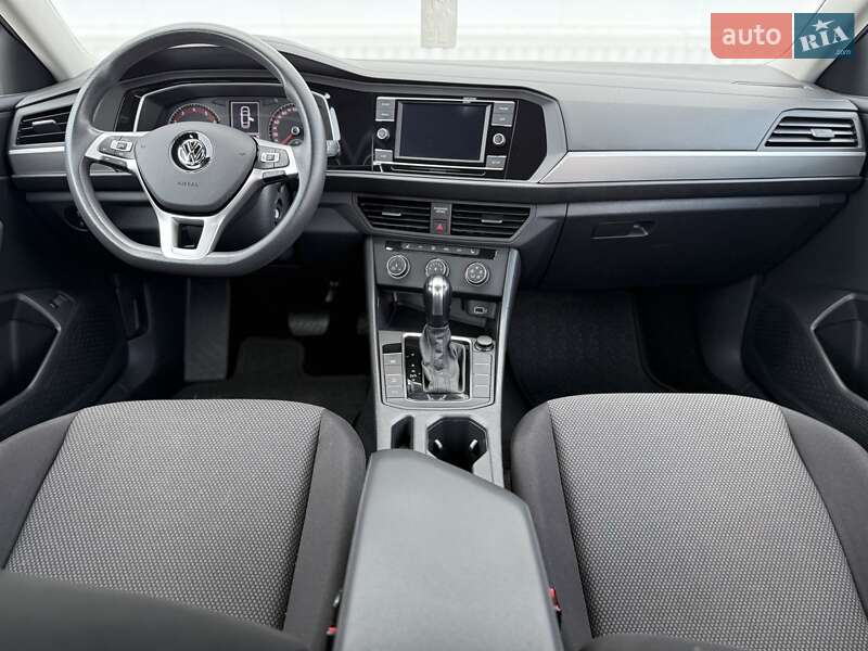 Седан Volkswagen Jetta 2019 в Одесі