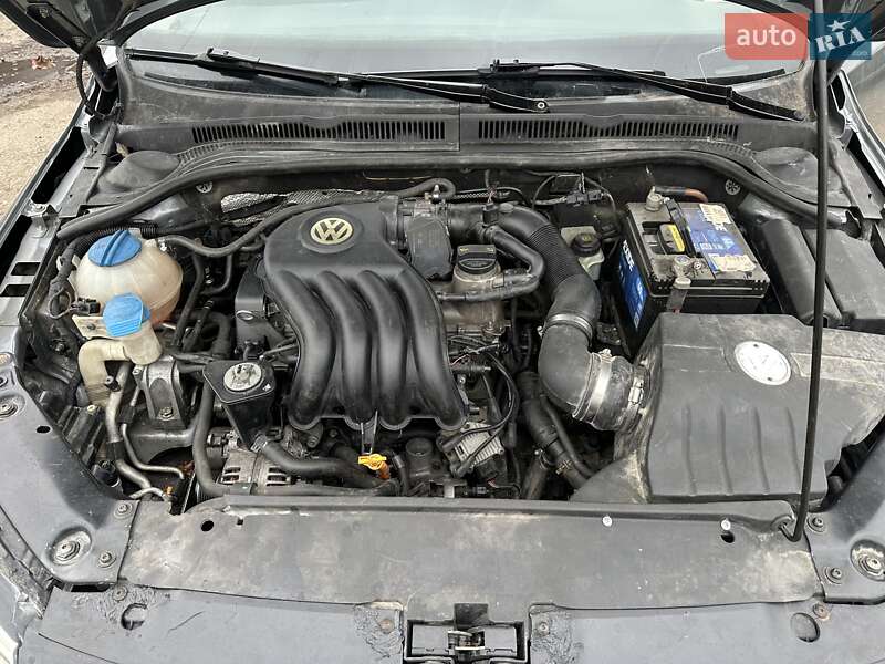 Седан Volkswagen Jetta 2012 в Львове