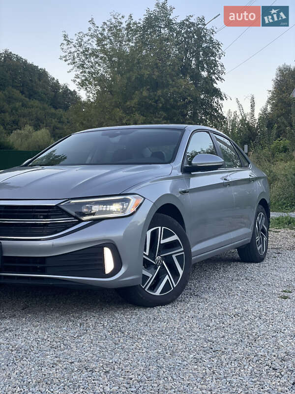 Седан Volkswagen Jetta 2023 в Надвірній