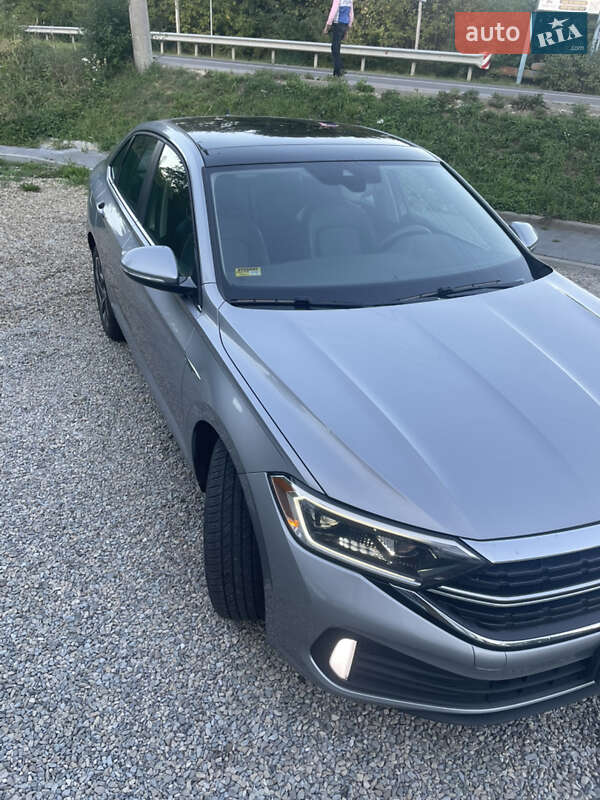 Седан Volkswagen Jetta 2023 в Надвірній