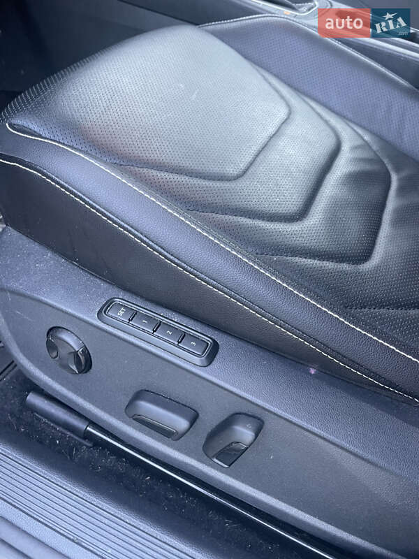 Седан Volkswagen Jetta 2023 в Надвірній