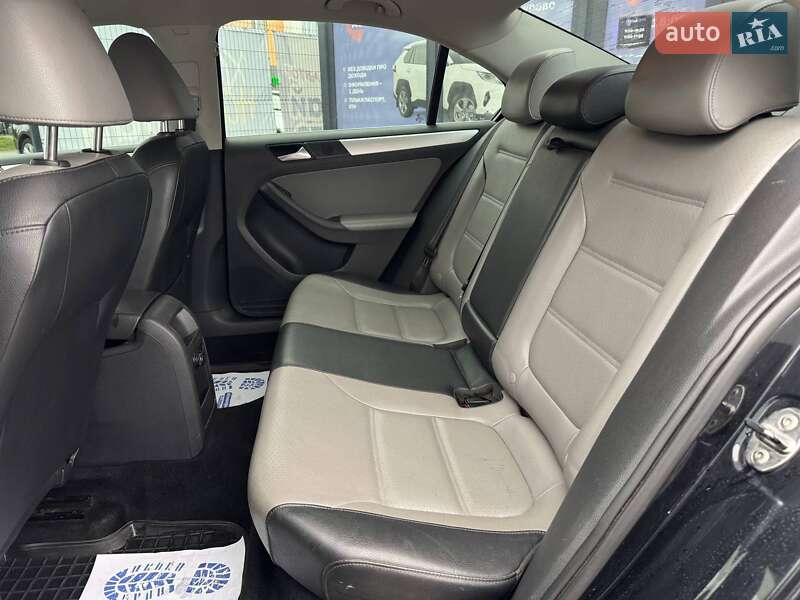 Седан Volkswagen Jetta 2013 в Вінниці