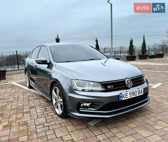 Седан Volkswagen Jetta 2016 в Киеве