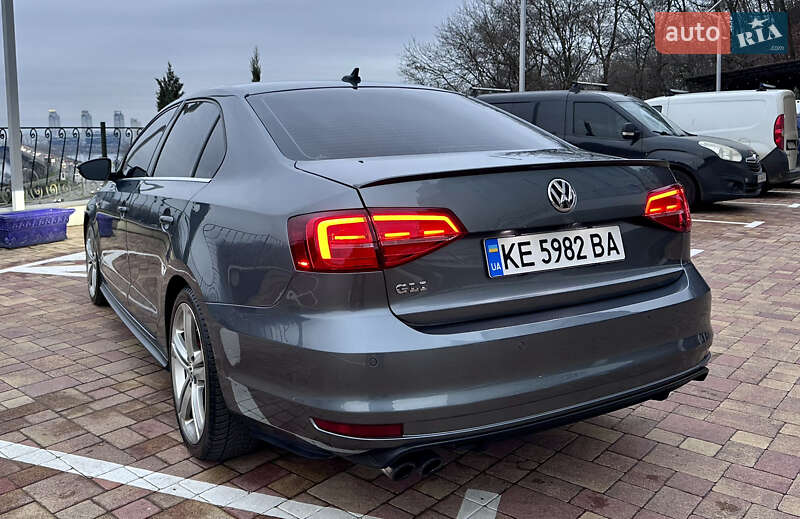 Седан Volkswagen Jetta 2016 в Киеве