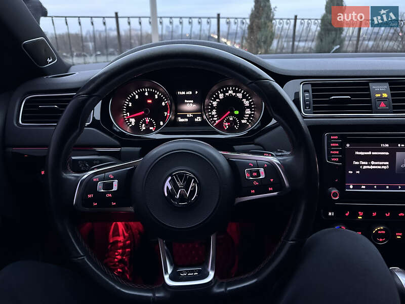 Седан Volkswagen Jetta 2016 в Киеве