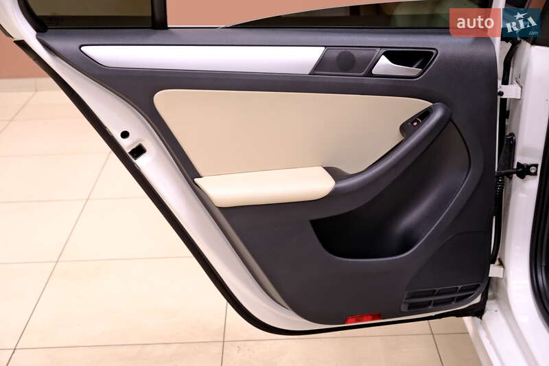 Седан Volkswagen Jetta 2012 в Одессе фото 29 Седан Volkswagen Jetta 2012 в Одессе