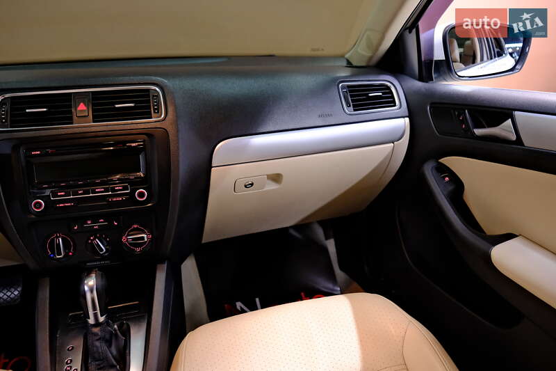 Седан Volkswagen Jetta 2012 в Одессе фото 43 Седан Volkswagen Jetta 2012 в Одессе