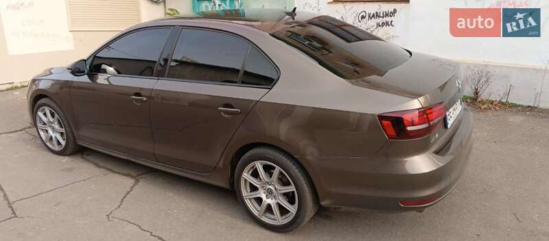 Седан Volkswagen Jetta 2016 в Гайвороні