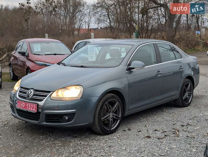 Седан Volkswagen Jetta 2006 в Ровно