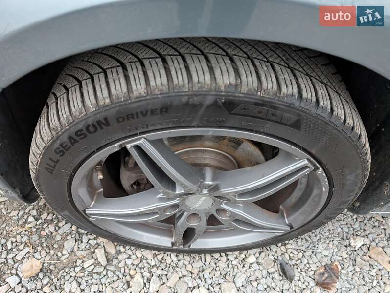 Седан Volkswagen Jetta 2006 в Ровно