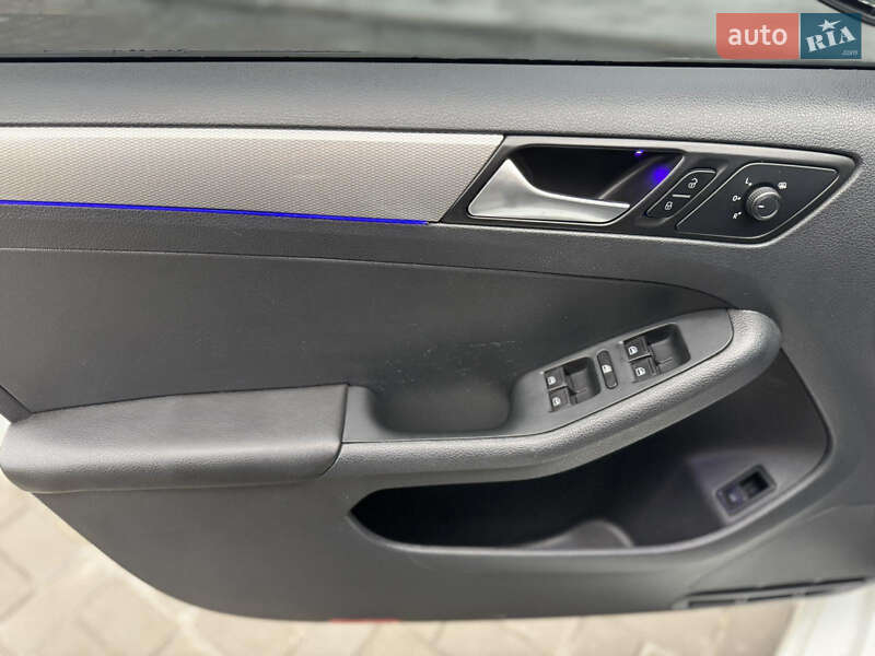 Седан Volkswagen Jetta 2017 в Днепре фото 16 Седан Volkswagen Jetta 2017 в Днепре