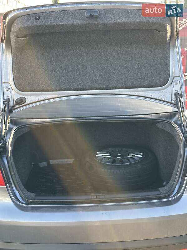 Седан Volkswagen Jetta 2005 в Сумах