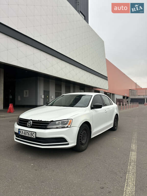 Седан Volkswagen Jetta 2015 в Киеве
