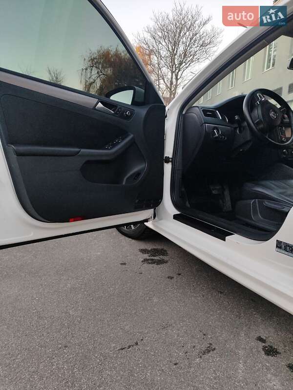 Седан Volkswagen Jetta 2012 в Кропивницькому