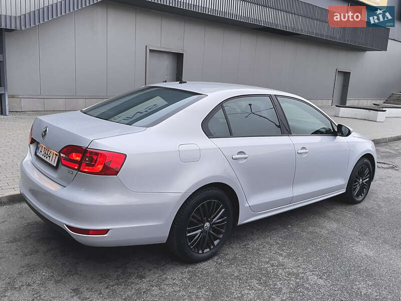 Седан Volkswagen Jetta 2012 в Киеве