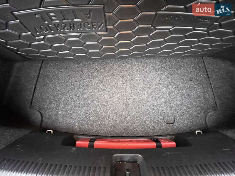 Седан Volkswagen Jetta 2012 в Киеве