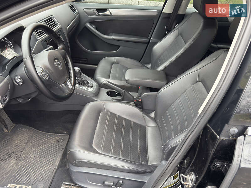 Седан Volkswagen Jetta 2013 в Кременчуці