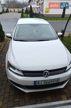 Седан Volkswagen Jetta 2013 в Борисполі